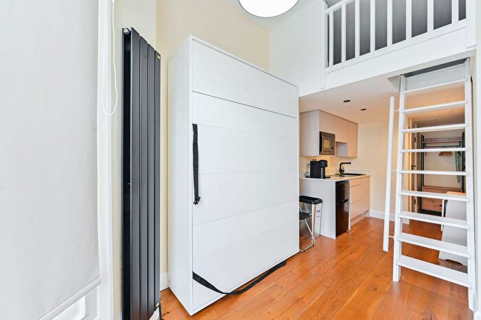 Studio To Rent In Fairholme Road, Barons Court, London, W14