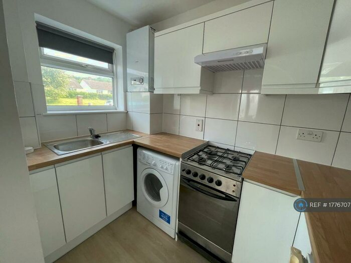 1 Bedroom Flat To Rent In The Meads, Wooburn Green, High Wycombe, HP10