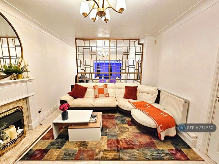 4 Bedroom Detached House To Rent In Chislehurst Road, Petts Wood, Orpington, BR5