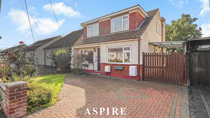 4 Bedroom Semi Detached House For Sale In Common Lane, Benfleet, SS7