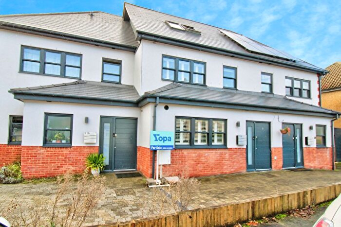 4 Bedroom Terraced House For Sale In Brierley Close, Hornchurch, RM11