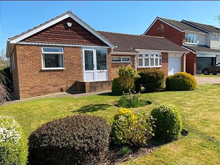 2 Bedroom Detached Bungalow To Rent In Linden Lea, Finchfield, Wolverhampton, WV3