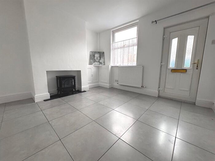 2 Bedroom Town House To Rent In Osborne Street, Leek, ST13