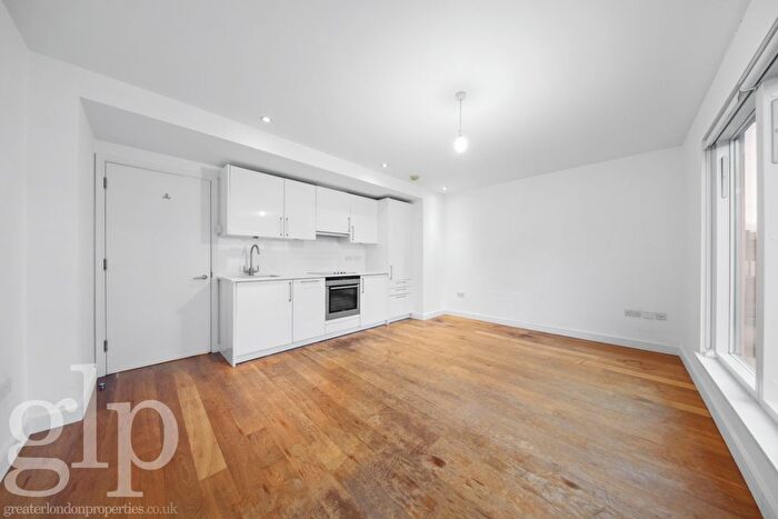 3 Bedroom Flat To Rent In Berwick Street, Soho, W1F