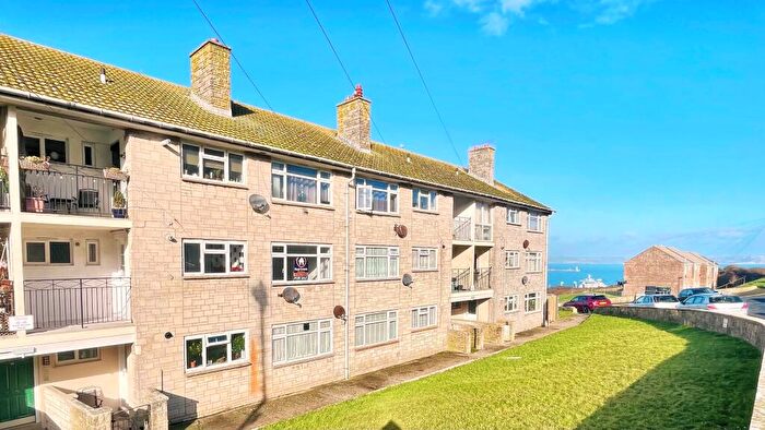 2 Bedroom Flat For Sale In East Weare Road, Portland, Dorset, DT5