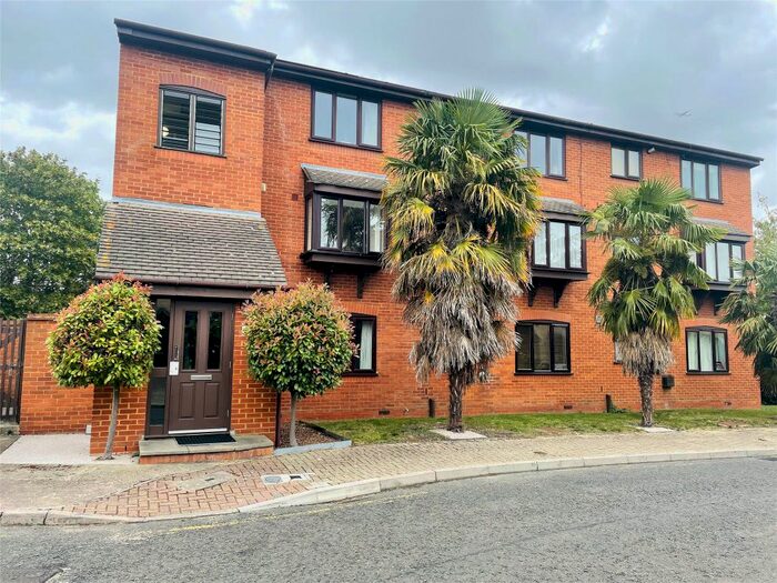 1 Bedroom Flat To Rent In Bowman Mews, London, SW18