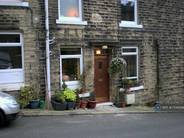 2 Bedroom Terraced House To Rent In Victoria Terrace, Sowerby Bridge, HX6