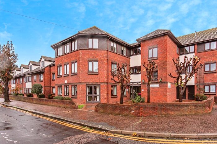 1 Bedroom Flat For Sale In Martins Court, Stadium Road, Southend-On-Sea, Essex, SS2
