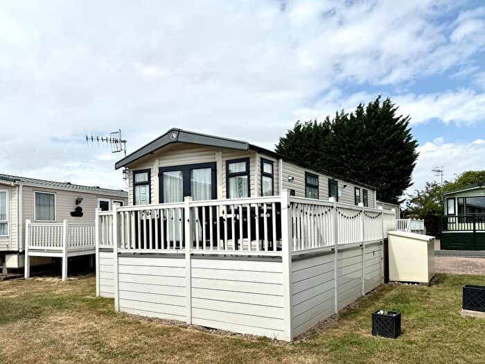 2 Bedroom Caravan For Sale In Avon Caravan Park, Warwick Road, Stratford-upon-avon, Warwickshire, CV37