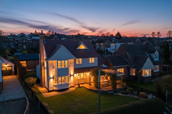 4 Bedroom Detached House For Sale In Ashdon Road, Saffron Walden, CB10