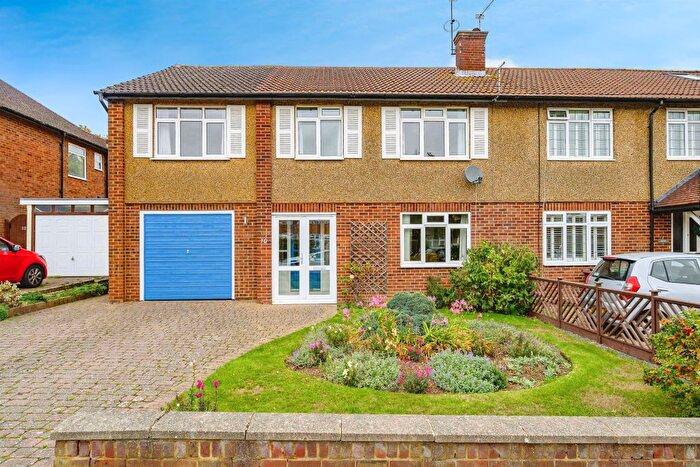 5 Bedroom Semi-Detached House For Sale In Woodfield Way, St. Albans, AL4