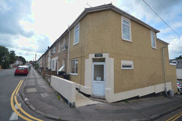 1 Bedroom Flat To Rent In Radnor Street, Swindon SN1