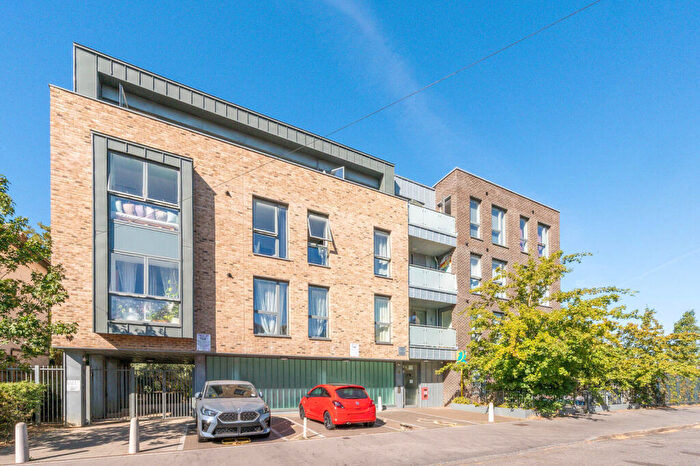 2 Bedroom Flat For Sale In Lennard Lodge, West Croydon, Croydon, CR0