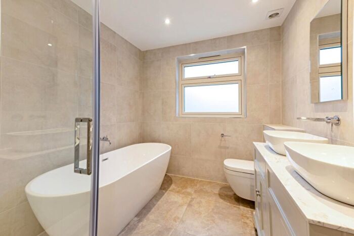 5 Bedroom Detached House To Rent In Wyngrave Place Beaconsfield, HP9