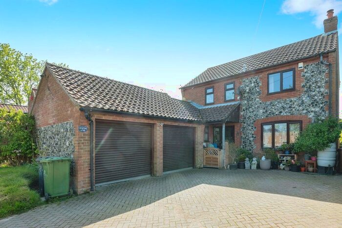 3 Bedroom Detached House For Sale In Church Road, Felmingham, North Walsham, NR28