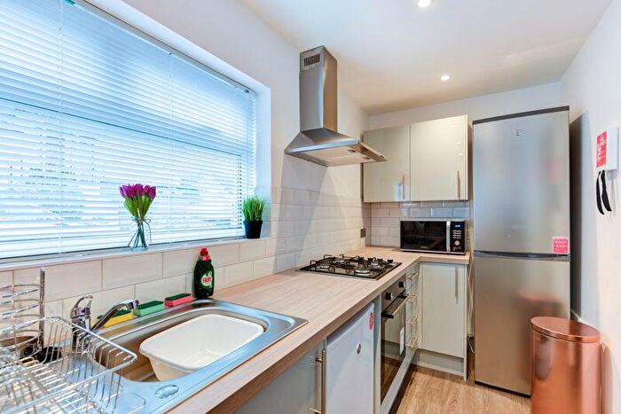 1 Bedroom End Of Terrace House To Rent In Sutherland Road, Brighton, BN2