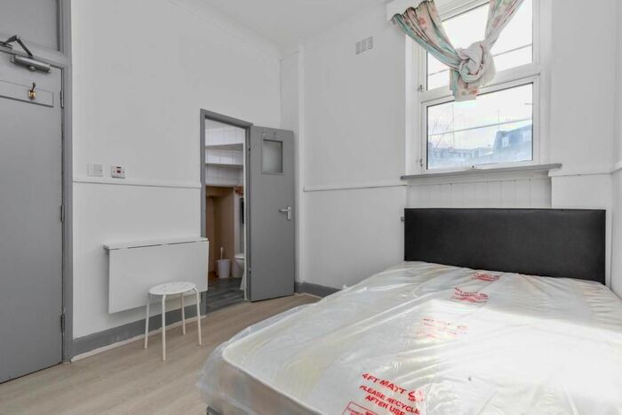 Studio To Rent In Gray's Inn Road, London, WC1X