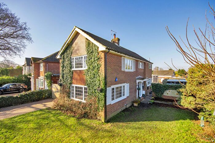 4 Bedroom Detached House For Sale In Warland Road, West Kingsdown, Kent, TN15