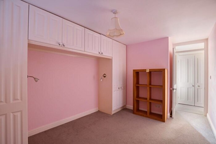 2 Bedroom Retirement Property For Sale In St. Marys Mead, Witney, OX28
