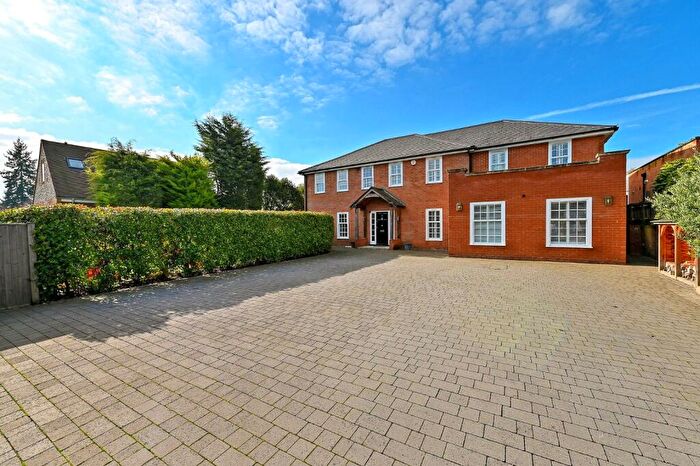 6 Bedroom Detached House For Sale In Moyleen Rise, Marlow, Buckinghamshire, SL7