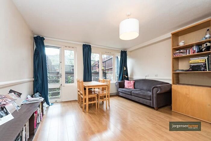 4 Bedroom Property To Rent In White City Close, Shepherds Bush, W12