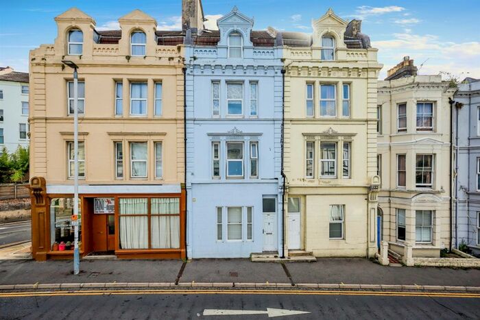 2 Bedroom Flat To Rent In Queens Road, Hastings, TN34