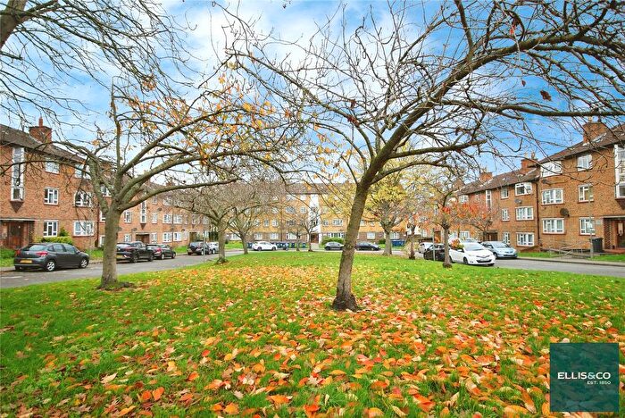 1 Bedroom Flat For Sale In Cricklewood Lane, Childs Hill, NW2