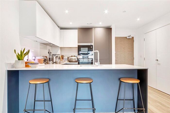 1 Bedroom Apartment To Rent In Green Lanes, London, N21