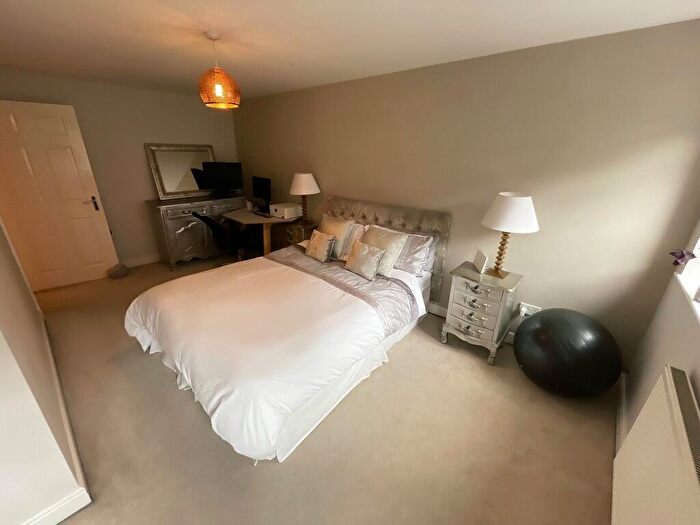2 Bedroom Apartment To Rent In Wilmslow Road, Didsbury, M20