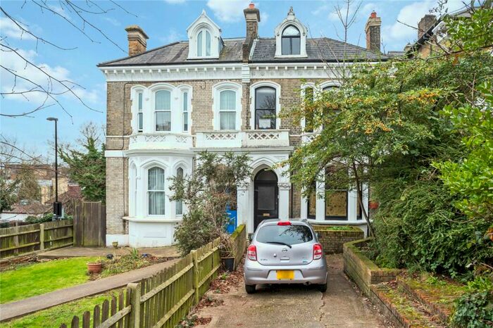 2 Bedroom Apartment To Rent In Manor Mount, London, SE23