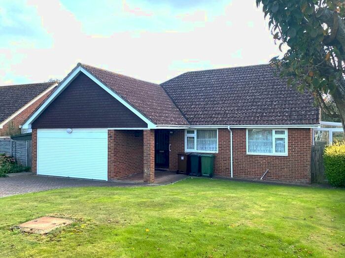 3 Bedroom Detached Bungalow For Sale In Thorne Crescent, Bexhill-On-Sea, TN39