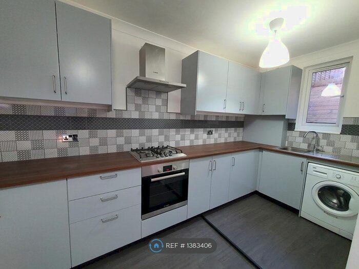 2 Bedroom Semi-Detached House To Rent In Isham Road, London, SW16