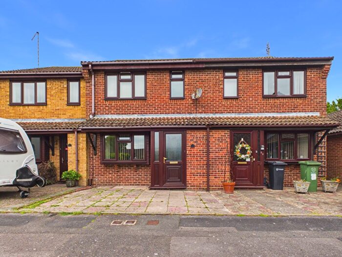 3 Bedroom Semi-Detached House To Rent In Benham Drive, Portsmouth, Hampshire, PO3