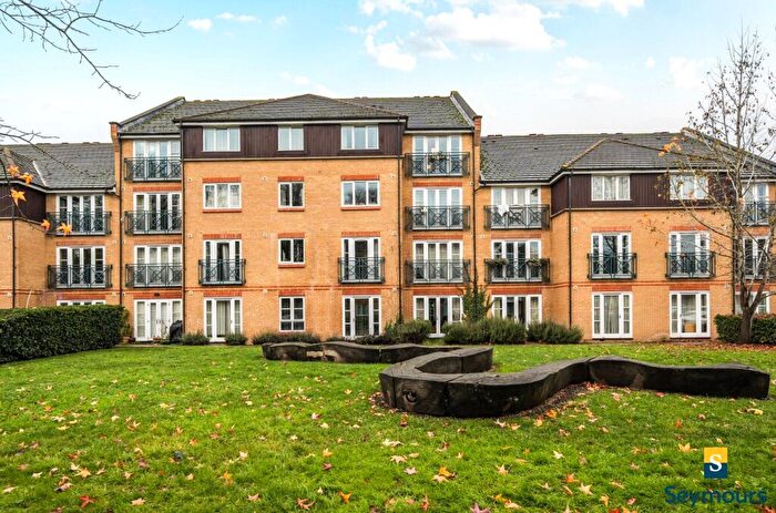 2 Bedroom Flat For Sale In Faraday Road, Guildford, Surrey, GU1