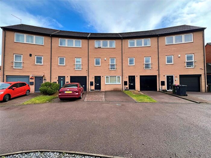5 Bedroom Town House For Sale In Ascot Drive, Laughton Common, Dinnington, Sheffield, S25