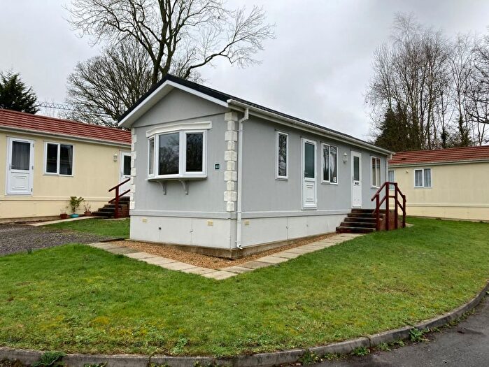 1 Bedroom Detached House To Rent In Baddesley Road, Nr Romsey, SO52