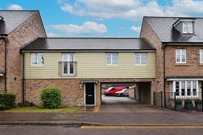 2 Bedroom Flat For Sale In Stone Hill, St. Neots, PE19
