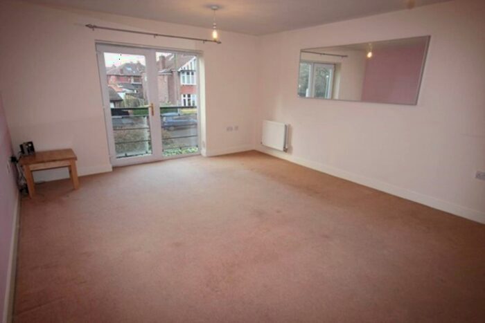 2 Bedroom Flat To Rent In Springbridge Road, Manchester, M16