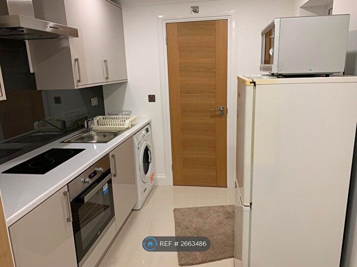 Studio To Rent In Rowan Road, West Drayton, UB7