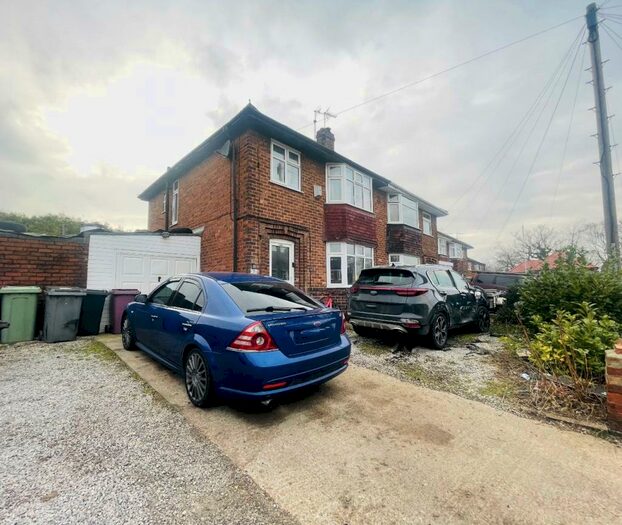 3 Bedroom SemiDetached House For Sale In Sandringham Close, Calow