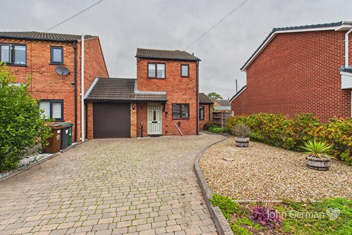 2 Bedroom Link Detached House For Sale In Mercia Drive, Willington, DE65