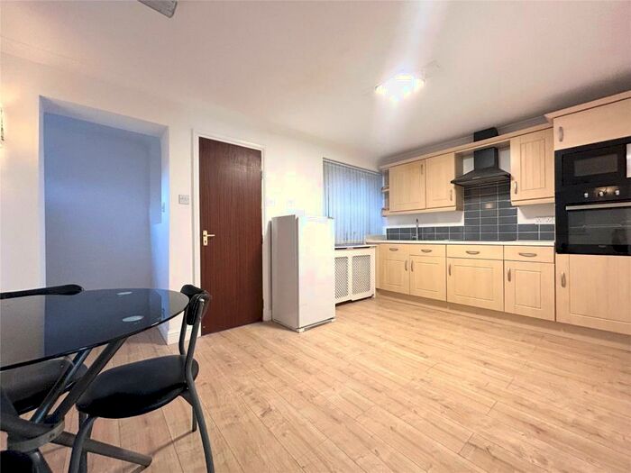 4 Bedroom Semi-Detached House To Rent In Reading Road, Winnersh, Wokingham, Berkshire, RG41