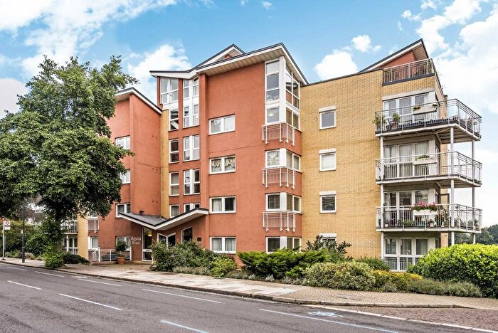 2 Bedroom Flat To Rent In Twickenham Road, Teddington, TW11