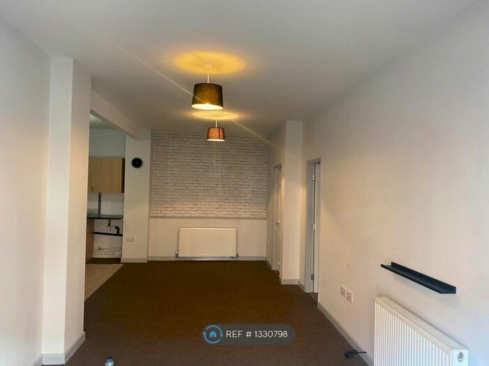 2 Bedroom Flat To Rent In Sharples Hall Street, Oldham, OL4