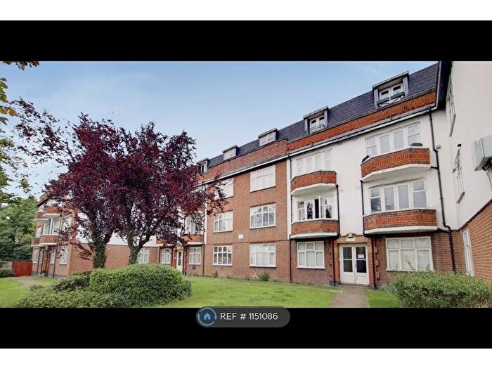 2 Bedroom Flat To Rent In Weihurst Court, Sutton, SM1