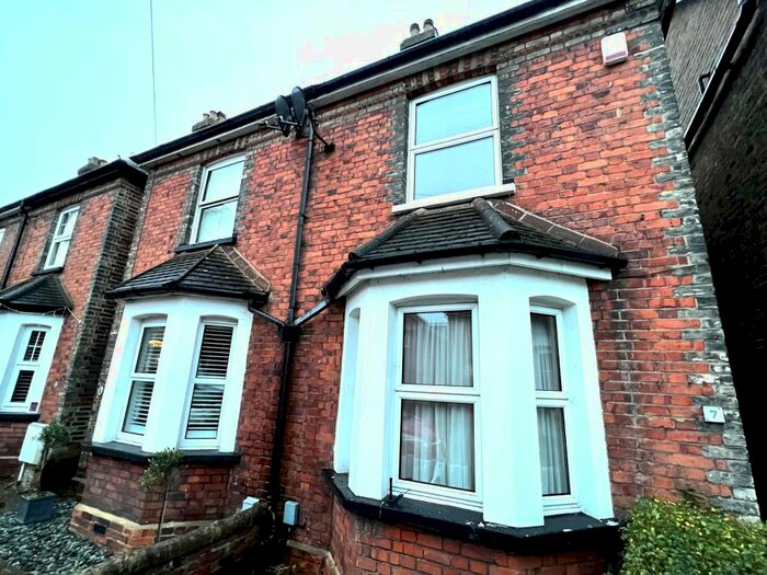 3 Bedroom House To Rent In Margaret Road, Guildford, GU1