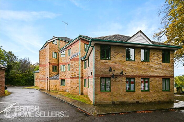 2 Bedroom Apartment For Sale In Copper Beech Close, Gravesend, Kent, DA12