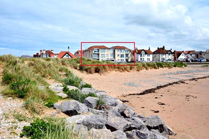 1 Bedroom Apartment For Sale In West Parade, West Shore, Llandudno, Conwy, LL30