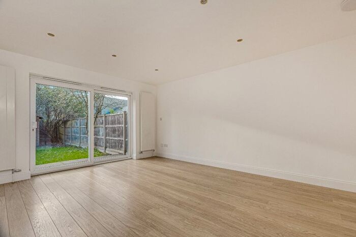 3 Bedroom Terraced House To Rent In Pownall Road, Hounslow, TW3