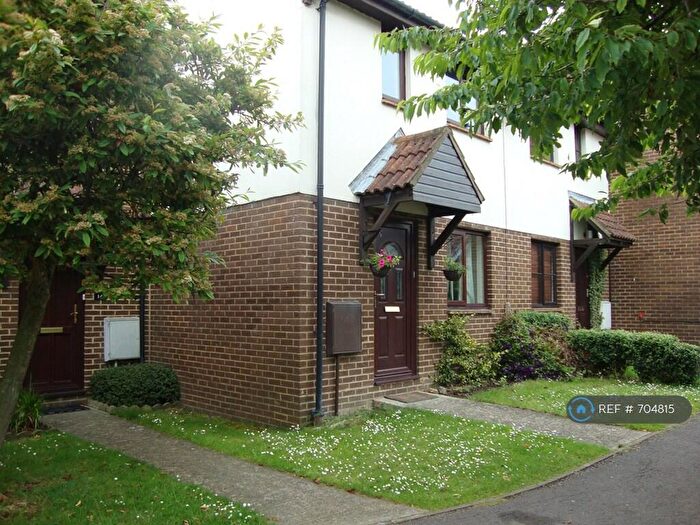 2 Bedroom Terraced House To Rent In Buckingham Road, Chippenham, SN15